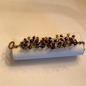Beaded wired bracelet with toggle closure